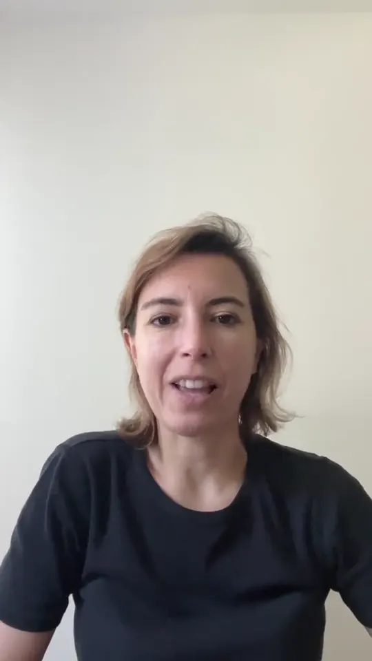 Video testimonial thumbnail: Elisa